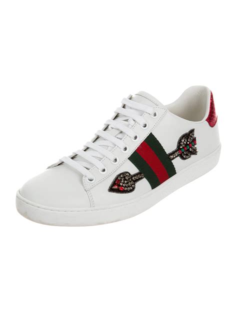 gucci sneakers with arrow